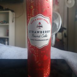 Strawberry Pound Cake B&BW