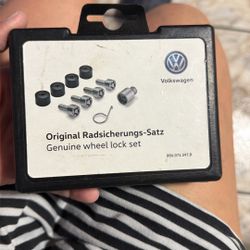 Volkswagen Genuine Wheel Lock Set 