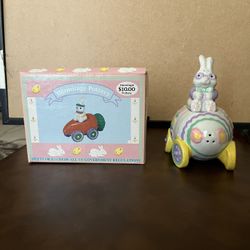 Hermitage Pottery Fine Ceramic Rabbit In Car Salt & Pepper Set