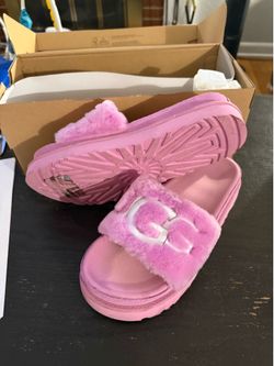 UGG Fluffy Slide Sandals Pink