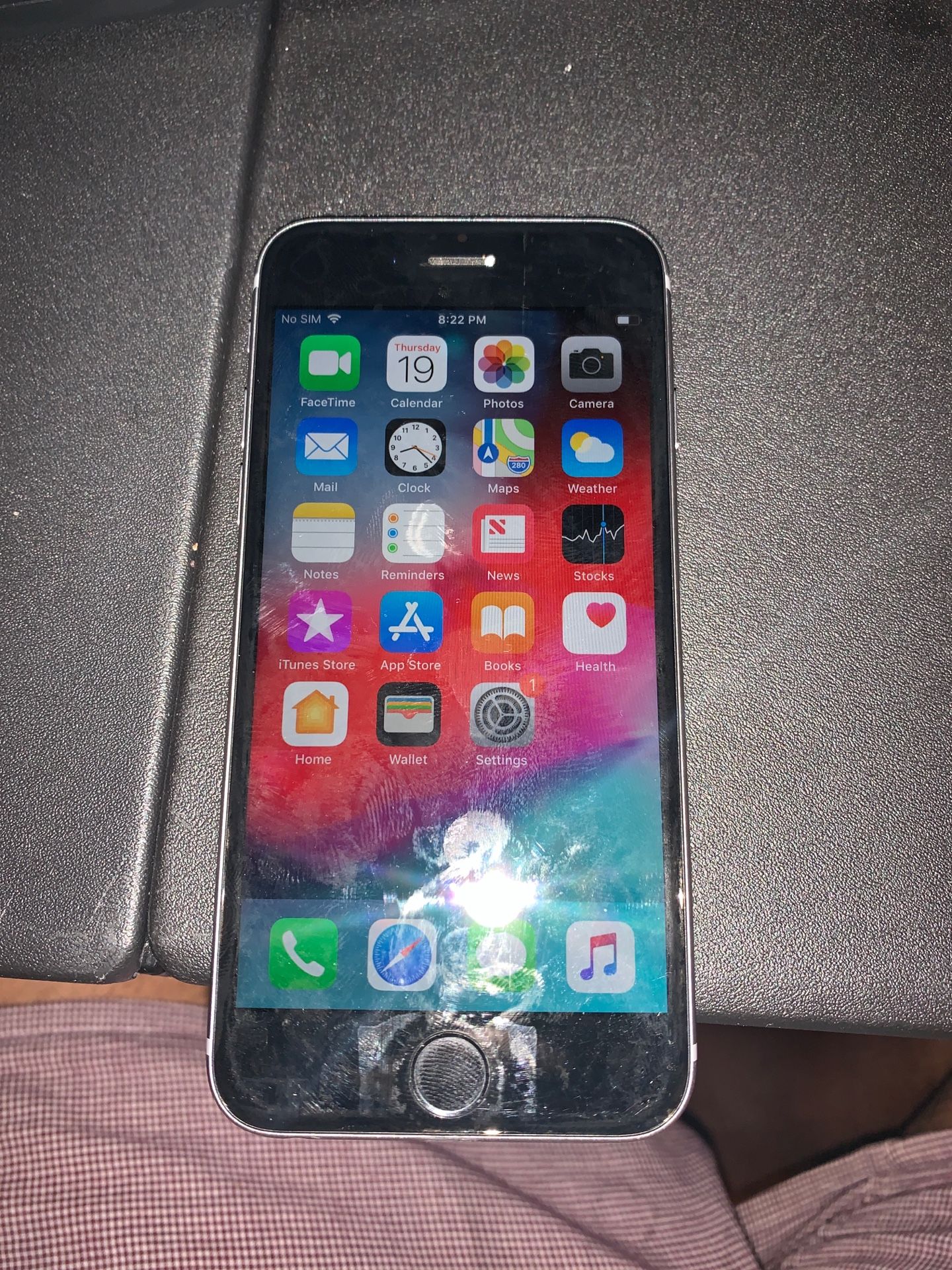 Super Clean Unlocked IPhone 6s 32gb