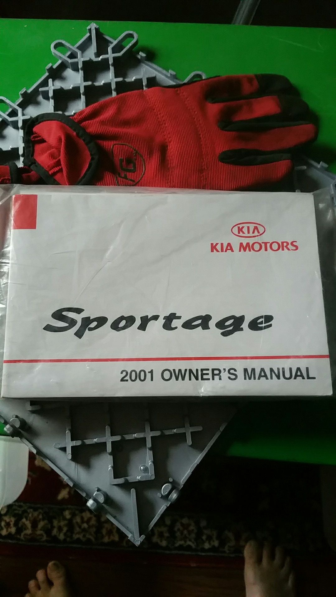 Owners manual kia 2001 $1
