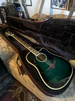 Kieth Urban Electric Acoustic Guitar, No Scraches,New Conditions! $250