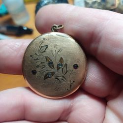 Victorian Gold Filled Picture Locket