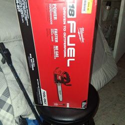 M18 Milwaukee Chainsaw 