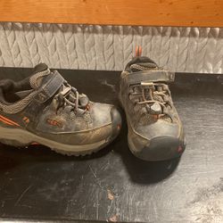 Keen Hiking Shoes For Toddler Size 8/9