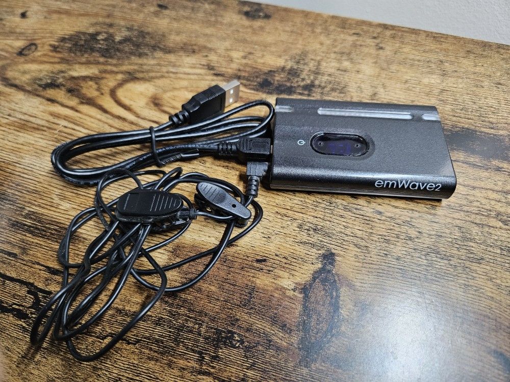 HeartMath emWave 2 Portable Stress Anxiety Relief Device 2-01