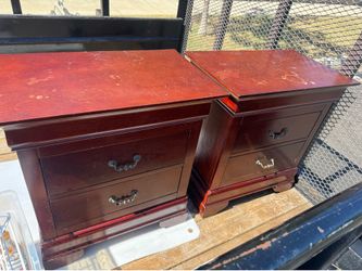 Pair of night stand dressers