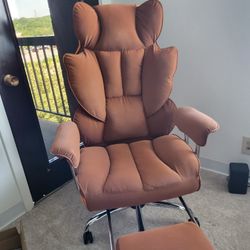 Comfy And Stylish Office Chair