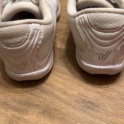 Varsity last pass store 3. cheer shoes
