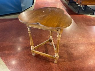 ETHAN ALLEN Clover Leaf Maple Wood Accent Table