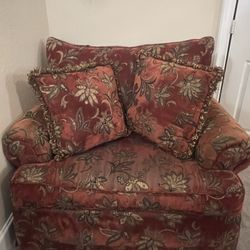 Large Comfy Chairs W Pillows