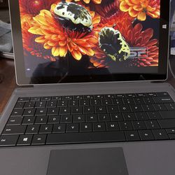 Microsoft Surface Pro 3 12.3” i5-4300U 1.9GHz 8GB 256GB SSD Win 10 Pro Keyboard.   Convertible  Touch Screen.   Screen is in very good condition and h