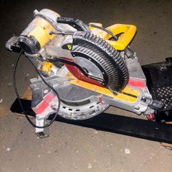 DEWALT  Double Bevel Sliding Compound Miter Saw with XPS technology, Blade Wrench and Material Clamp by DEWALT