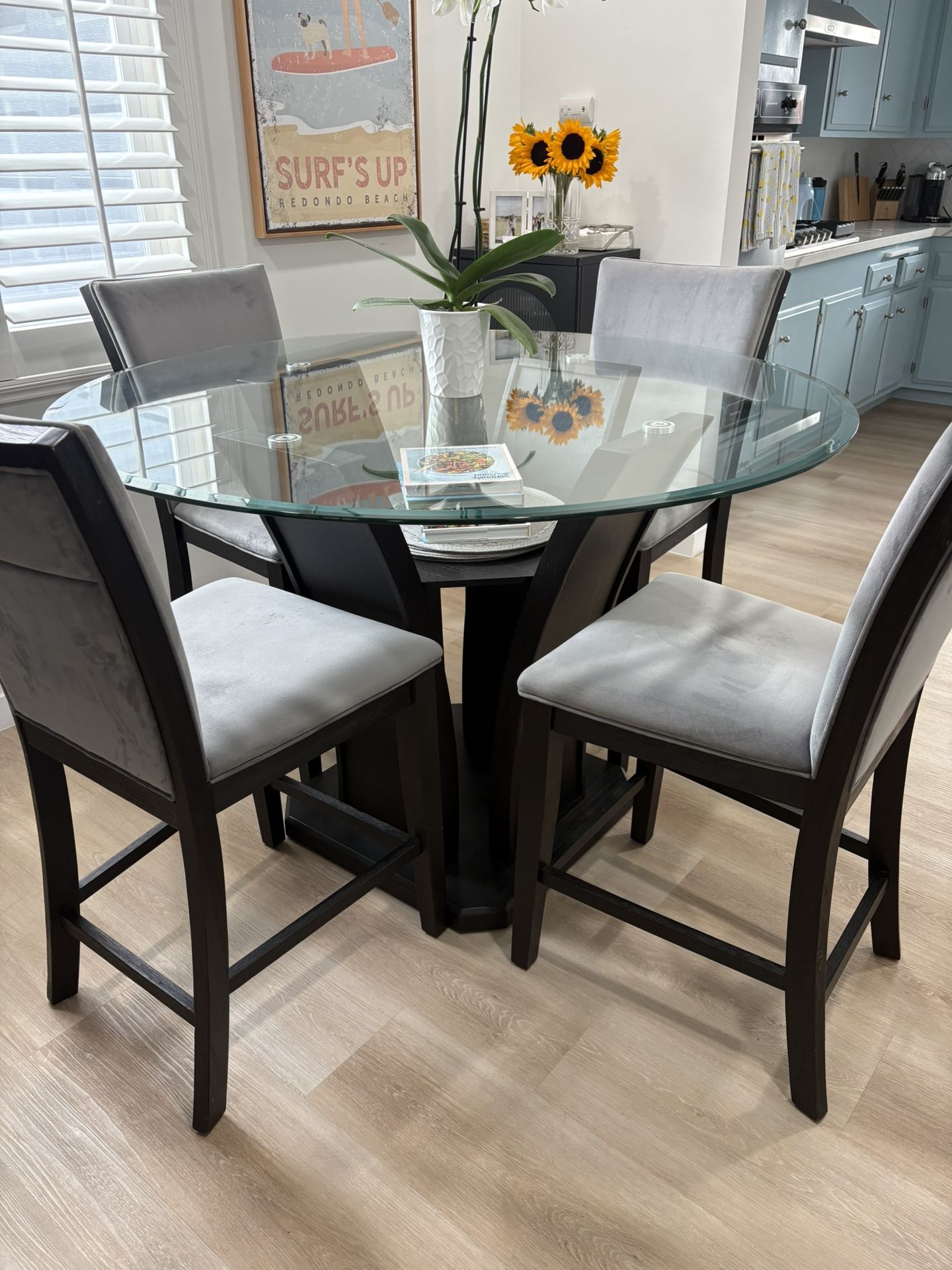 Round Glass Kitchen Table W/ 4 Chairs