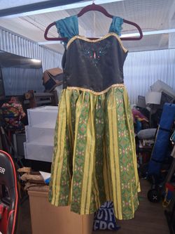 Size 7/8 Elsa Halloween costume