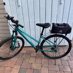 READY TO RIDE / 
Jamis DXT A1® step-through hybrid (size 18).