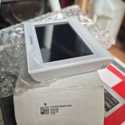 HONEYWELL THX9421R5021WW 2WIRE IAQ Touchscreen thermostat
