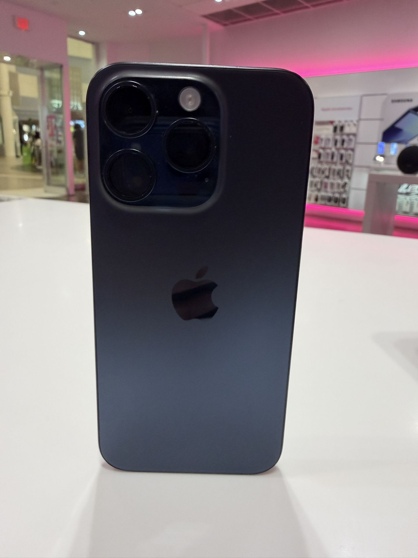 Unlocked Iphone 15pro 128