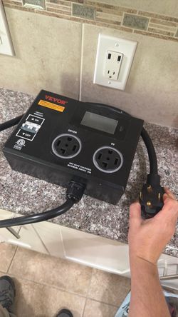 VEVOR NEMA Splitter for Dryer and EV, 3-Color LED Indicator, 240V Smart Power Distribution, with NEMA 10-30 Plug, Two NEMA 10-30 Outlets, 3.4 in LCD S