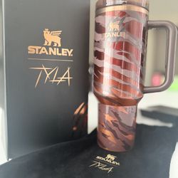 Stanley Tumbler 40 Oz Tyla