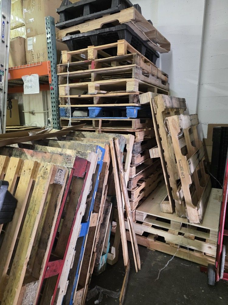 Pallets Free