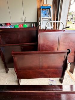 Hard wood twin size bed