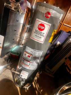 Rheem 30 gallon hot water heater.
