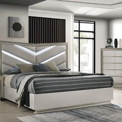 Brand New Elegant Ventor Queen Size Bedroom Set 