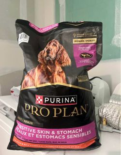 Dog food purina pro plan