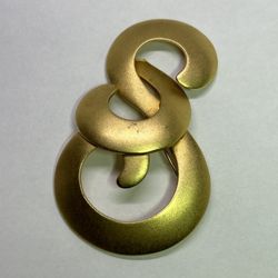 BROOCH 