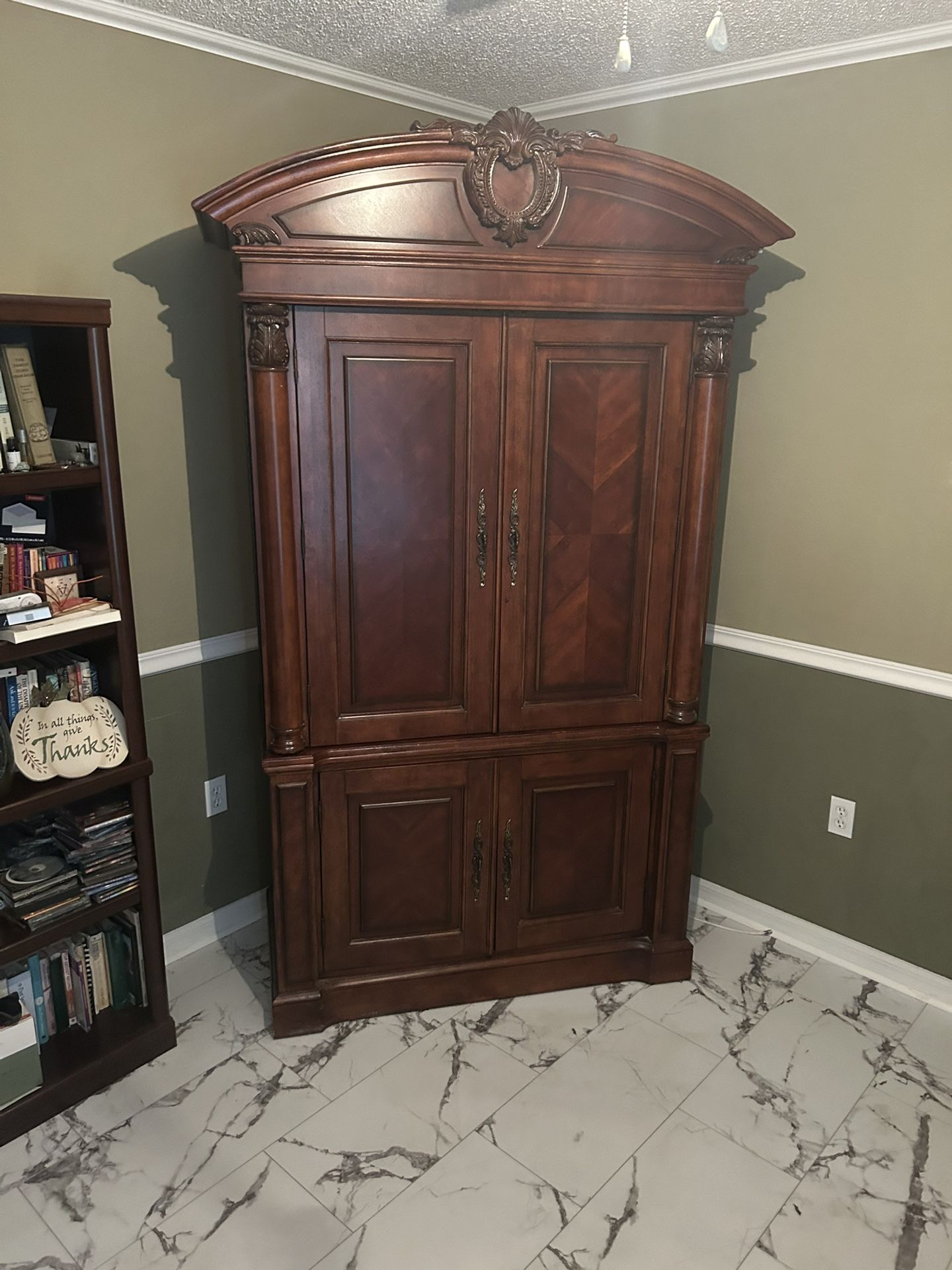 ALMOST PERFECT BEDROOM SET