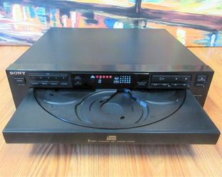 VTG 1992 SONY MODEL# CDP-C315. 5 DISK CD PLAYER. EXCELLENT CONDITION.
