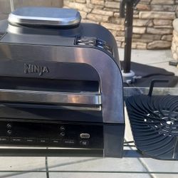 Ninja XL Foodie Grill