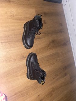 Platform doc martens