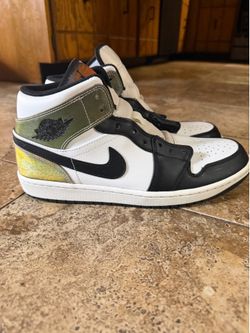 Jordan 1 mid Heat Reactive