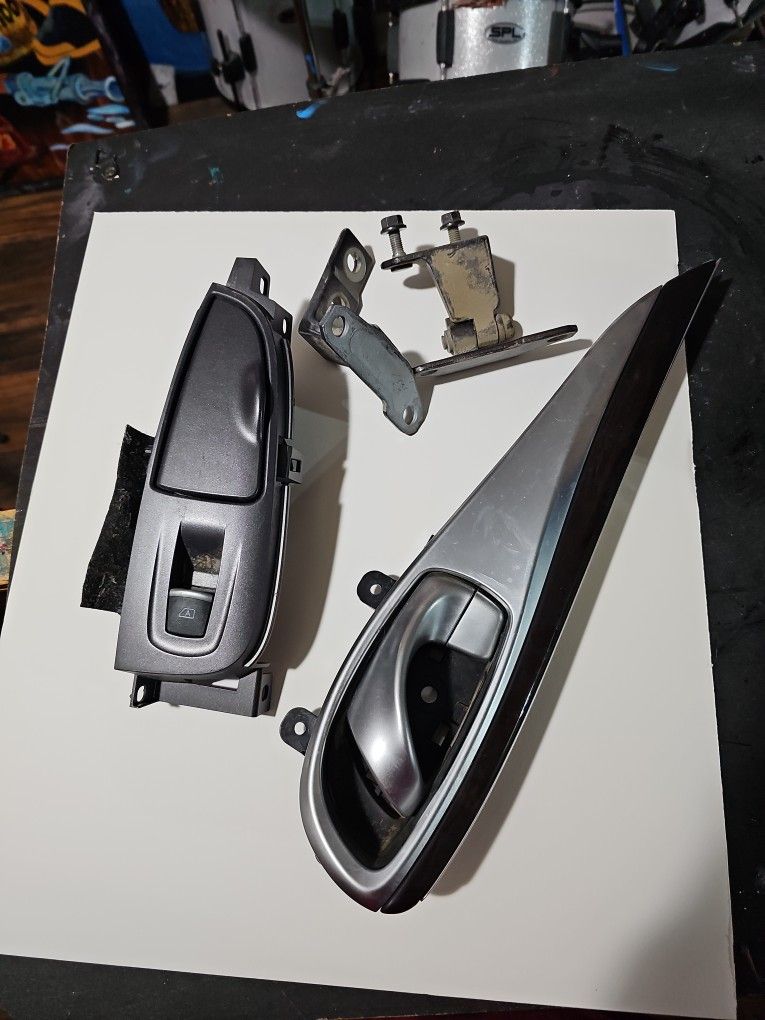 2011 -13 Infinit M37 Rear Left Side Door Switch Hinges,Inside Door Handle.