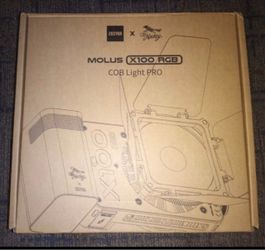 ZHIYUN MOLUS X100 RGB PRO PACKAGE