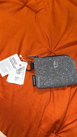 Clippable card pouch glitter