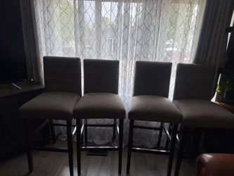 4 bar stools