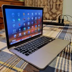 Excellent 13 inch Retina Apple Macbook Pro  Laptop Computer With Intel Core i5 Processor With Programs 