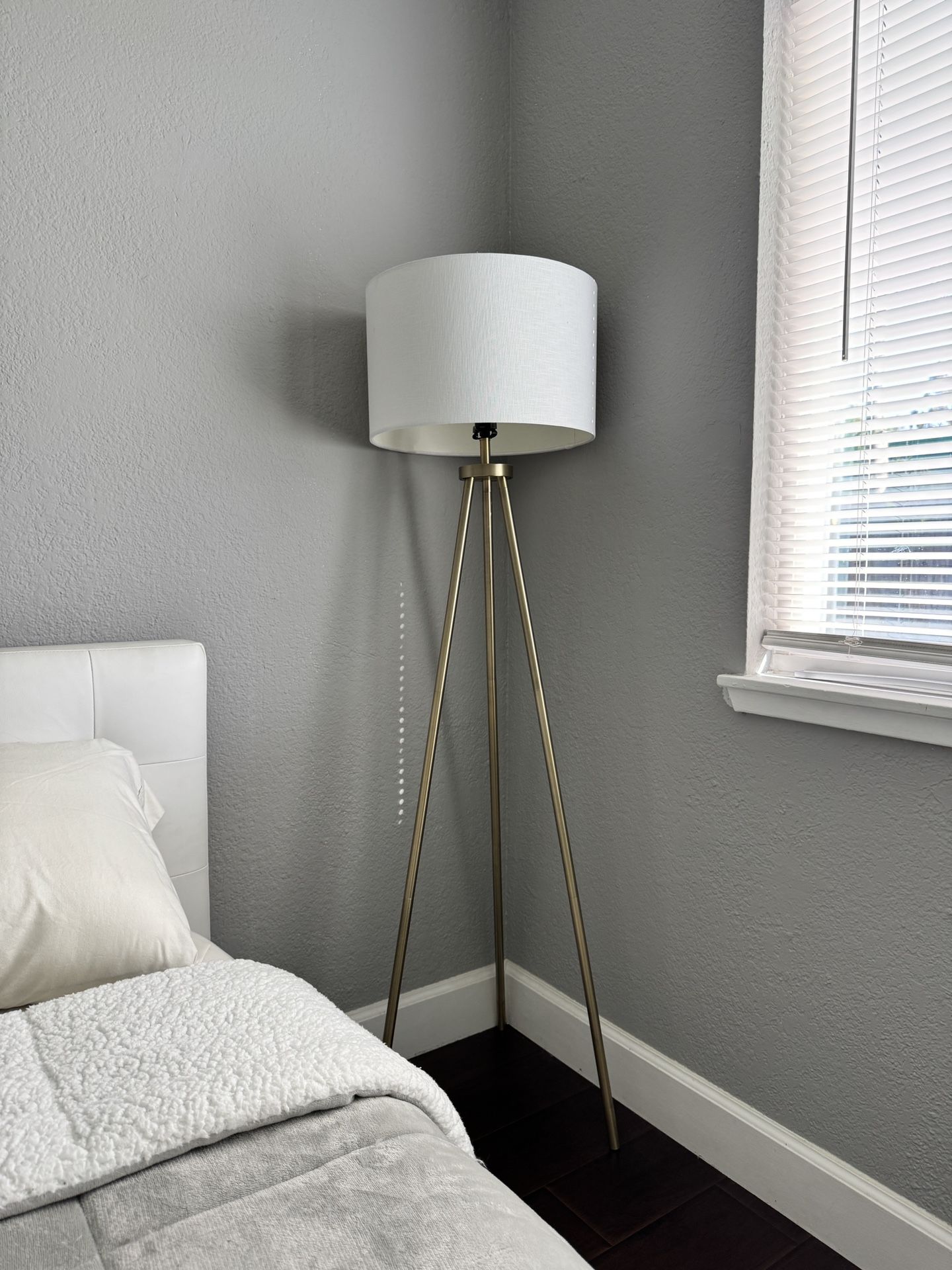 Target Threshold Ellis Tripod Floor Lamp