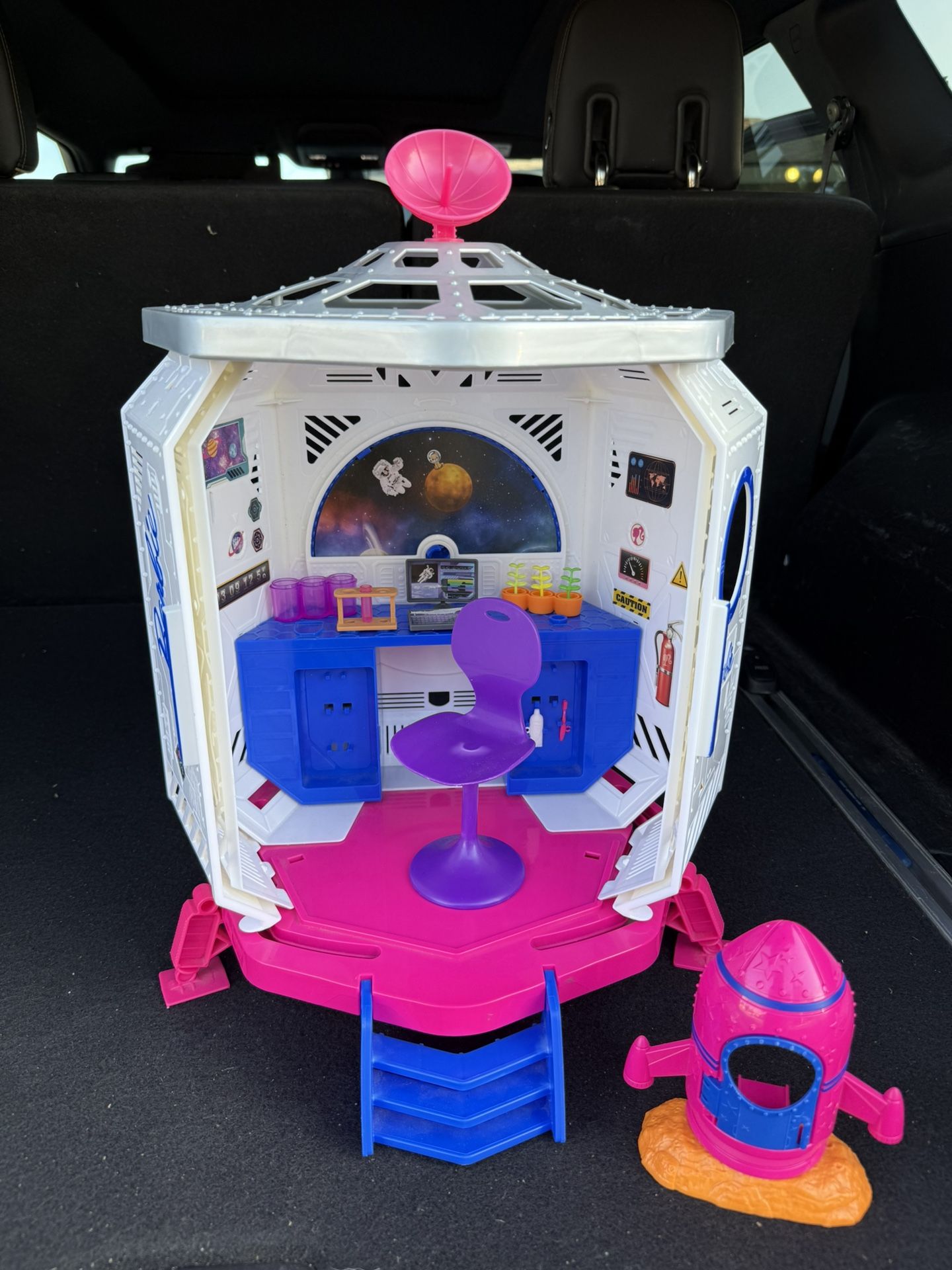 Rare and Hard To find Barbie Space Space Station