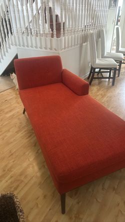 : Stunning Vintage Orange Sofa/Divan in Excellent Condition