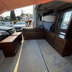 Antique Mid Century Wood 5 Piece Bedroom Set