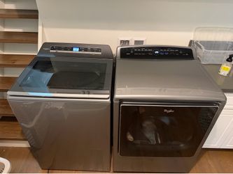 Whirlpool Washer and Gas Dryer Fully Functioning