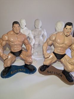 WWE Alcancías de luchadores / Wrestler Piggy Bank (Batista /Rey Misterio) $20 All/Todas