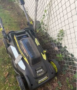 RYOBI 40V Brushless 20 in. Cordless Walk Behind Self-Propelled Lawn Mower doesn’t come with anything else