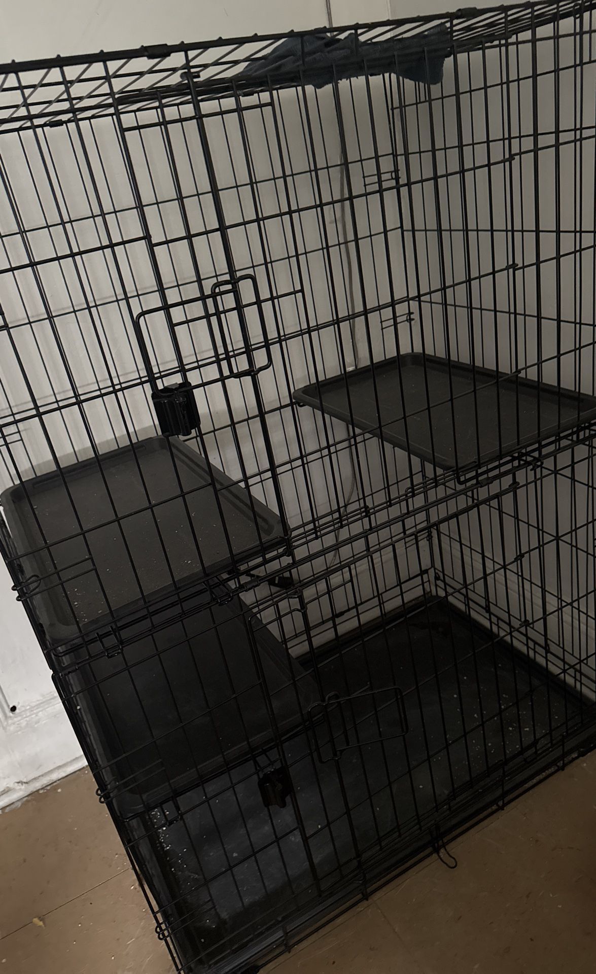 Pet Cage ( Pick Up Only ) Negotiable 60$