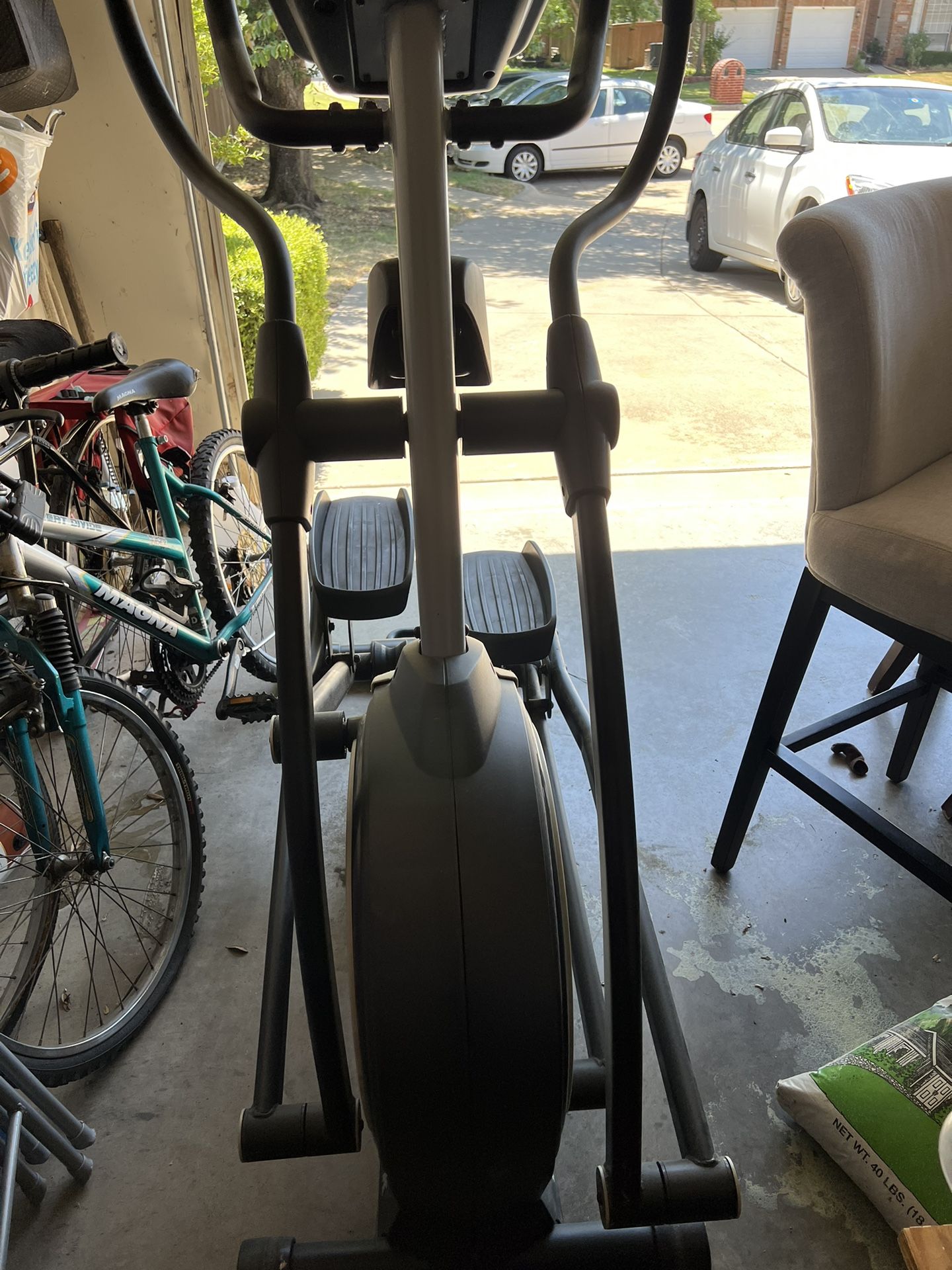 Elliptical trainer NordickTrack E7SV Front Drive